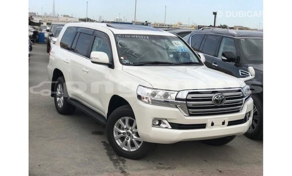 Buy Import Toyota Land Cruiser White Car in Import - Dubai in Enga Buy Import Toyota Land Cruiser White Car in Import - Dubai in Enga