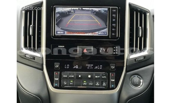 Buy Import Toyota Land Cruiser White Car in Import - Dubai in Enga Buy Import Toyota Land Cruiser White Car in Import - Dubai in Enga