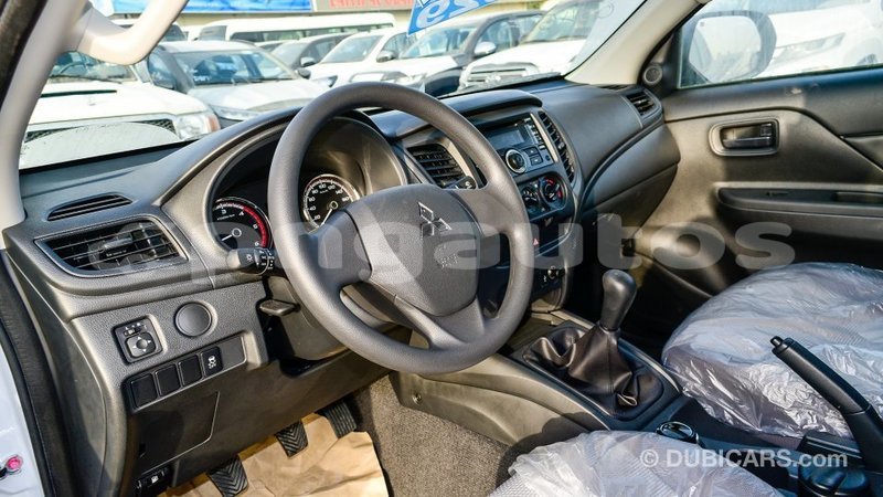 Big with watermark mitsubishi l200 enga import dubai 5455