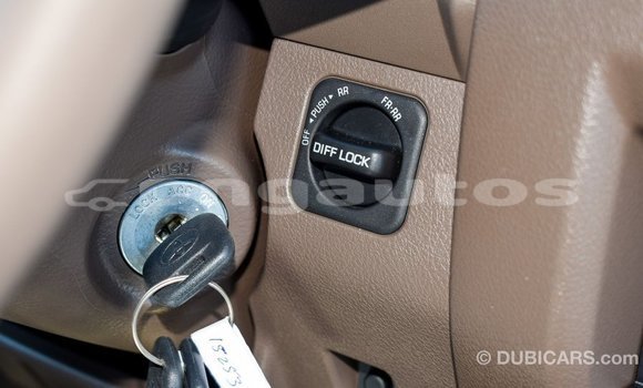 Buy Import Toyota Land Cruiser Beige Car in Import - Dubai in Enga Buy Import Toyota Land Cruiser Beige Car in Import - Dubai in Enga