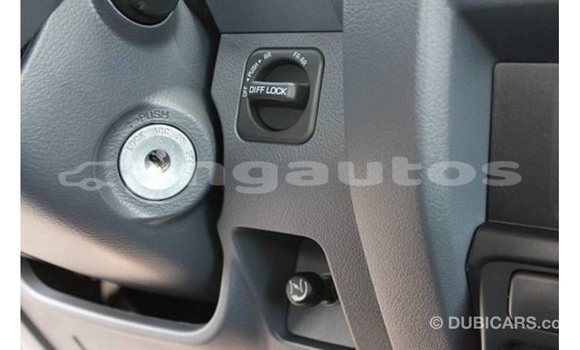 Buy Import Toyota Land Cruiser White Car in Import - Dubai in Enga Buy Import Toyota Land Cruiser White Car in Import - Dubai in Enga
