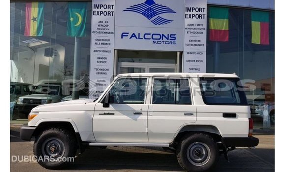 Buy Import Toyota Land Cruiser White Car in Import - Dubai in Enga Buy Import Toyota Land Cruiser White Car in Import - Dubai in Enga