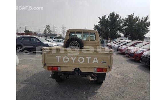 Buy Import Toyota Land Cruiser Beige Car in Import - Dubai in Enga Buy Import Toyota Land Cruiser Beige Car in Import - Dubai in Enga