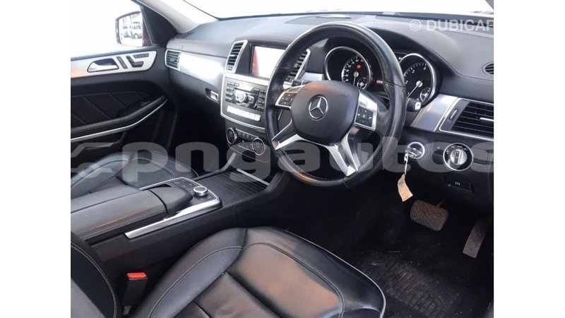 Big with watermark mercedes benz 190 enga import dubai 5517