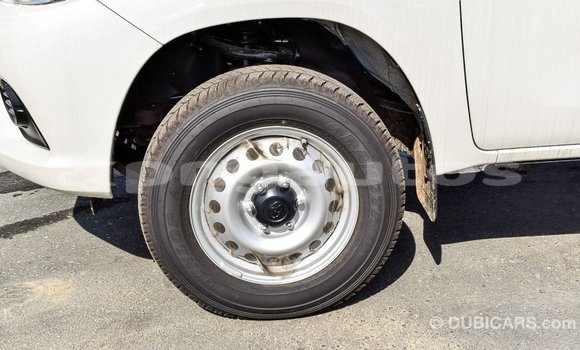 Buy Import Toyota Hilux White Car in Import - Dubai in Enga Buy Import Toyota Hilux White Car in Import - Dubai in Enga