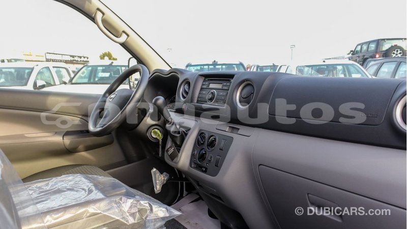 Big with watermark nissan urvan enga import dubai 5526