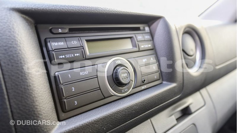 Big with watermark nissan urvan enga import dubai 5526