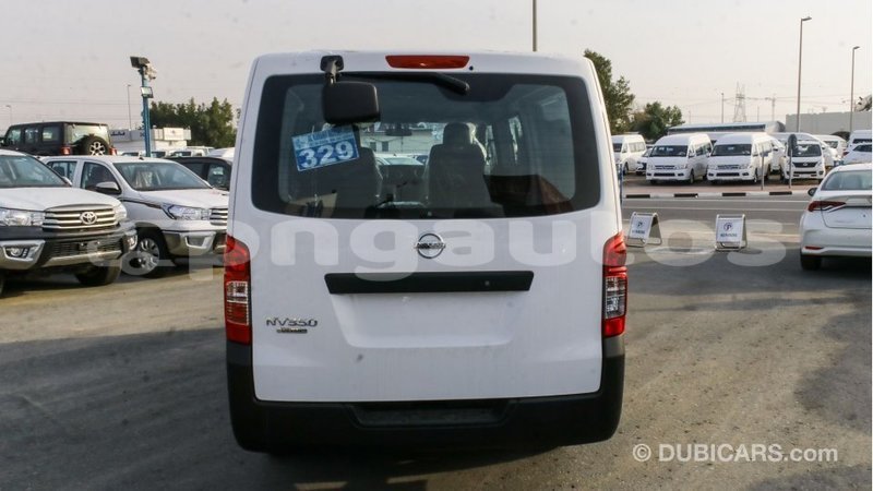 Big with watermark nissan urvan enga import dubai 5526