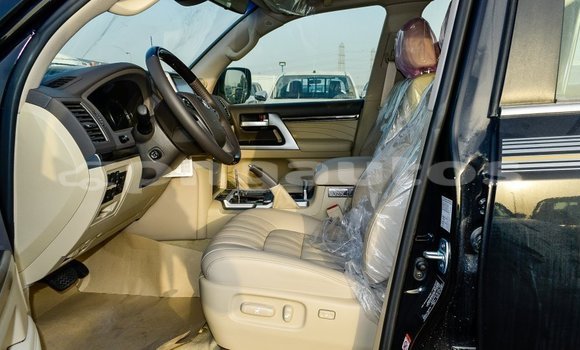 Buy Import Toyota Land Cruiser Black Car in Import - Dubai in Enga Buy Import Toyota Land Cruiser Black Car in Import - Dubai in Enga