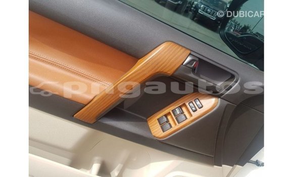 Buy Import Toyota Land Cruiser White Car in Import - Dubai in Enga Buy Import Toyota Land Cruiser White Car in Import - Dubai in Enga