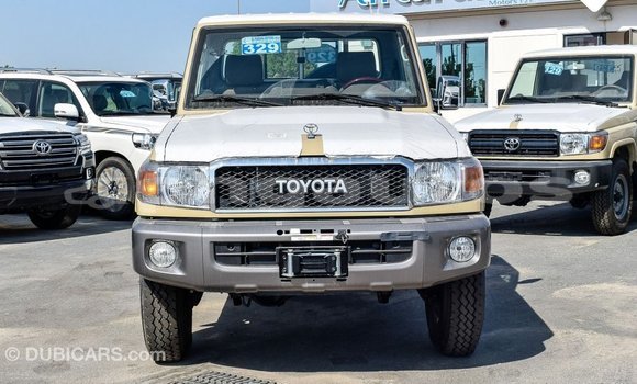 Buy Import Toyota Land Cruiser Beige Car in Import - Dubai in Enga Buy Import Toyota Land Cruiser Beige Car in Import - Dubai in Enga