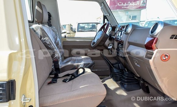 Buy Import Toyota Land Cruiser Beige Car in Import - Dubai in Enga Buy Import Toyota Land Cruiser Beige Car in Import - Dubai in Enga