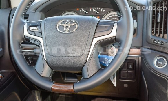 Buy Import Toyota Land Cruiser White Car in Import - Dubai in Enga Buy Import Toyota Land Cruiser White Car in Import - Dubai in Enga