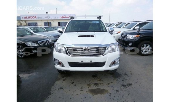 Buy Import Toyota Hilux White Car in Import - Dubai in Enga Buy Import Toyota Hilux White Car in Import - Dubai in Enga