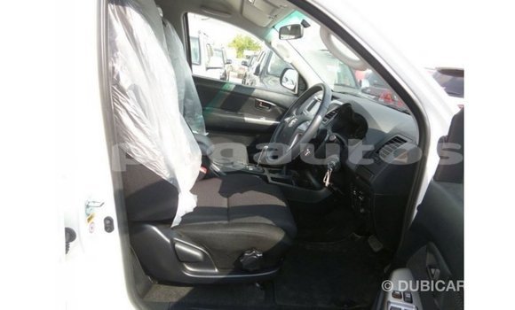 Buy Import Toyota Hilux White Car in Import - Dubai in Enga Buy Import Toyota Hilux White Car in Import - Dubai in Enga