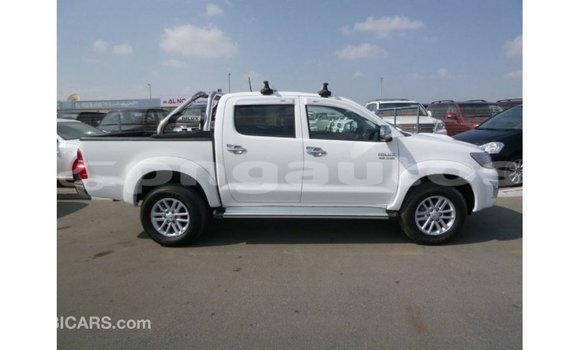Buy Import Toyota Hilux White Car in Import - Dubai in Enga Buy Import Toyota Hilux White Car in Import - Dubai in Enga