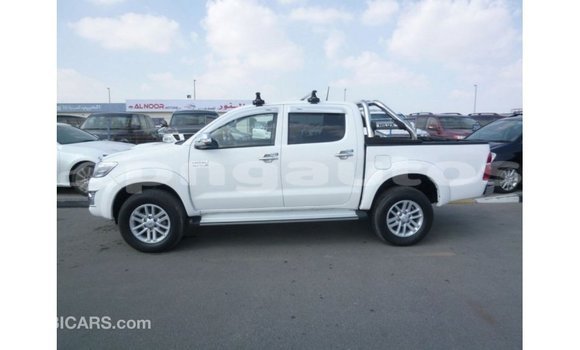 Buy Import Toyota Hilux White Car in Import - Dubai in Enga Buy Import Toyota Hilux White Car in Import - Dubai in Enga