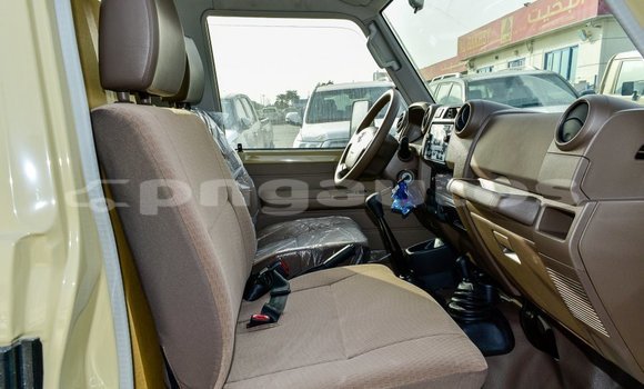 Buy Import Toyota Land Cruiser Beige Car in Import - Dubai in Enga Buy Import Toyota Land Cruiser Beige Car in Import - Dubai in Enga