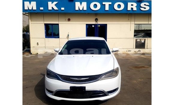 Buy Import Chrysler 200 White Car in Import - Dubai in Enga