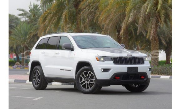 Acheter Import Voiture Jeep Grand Cherokee Blanc à Import - Dubai, Enga