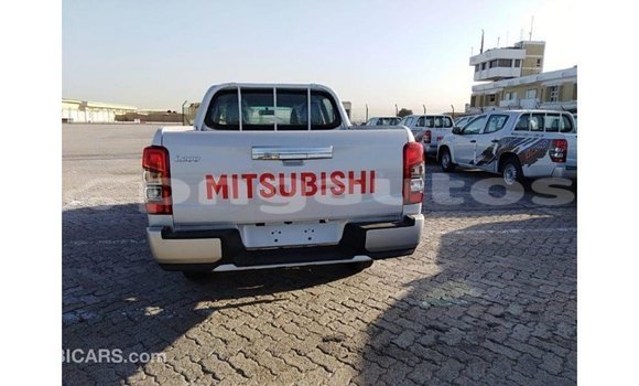 Buy Import Mitsubishi L200 White Car in Import - Dubai in Enga Buy Import Mitsubishi L200 White Car in Import - Dubai in Enga
