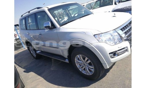 Buy Import Mitsubishi Pajero White Car in Import - Dubai in Enga Buy Import Mitsubishi Pajero White Car in Import - Dubai in Enga