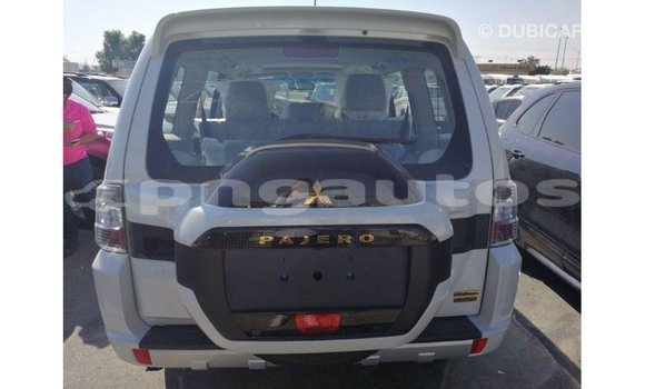 Buy Import Mitsubishi Pajero White Car in Import - Dubai in Enga Buy Import Mitsubishi Pajero White Car in Import - Dubai in Enga