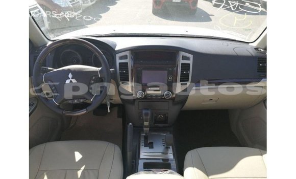 Buy Import Mitsubishi Pajero White Car in Import - Dubai in Enga Buy Import Mitsubishi Pajero White Car in Import - Dubai in Enga