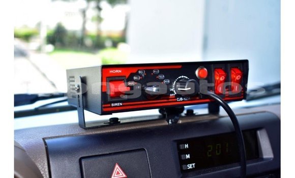 Buy Import Toyota Land Cruiser White Car in Import - Dubai in Enga Buy Import Toyota Land Cruiser White Car in Import - Dubai in Enga