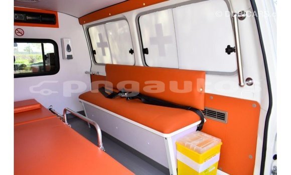 Buy Import Toyota Land Cruiser White Car in Import - Dubai in Enga Buy Import Toyota Land Cruiser White Car in Import - Dubai in Enga