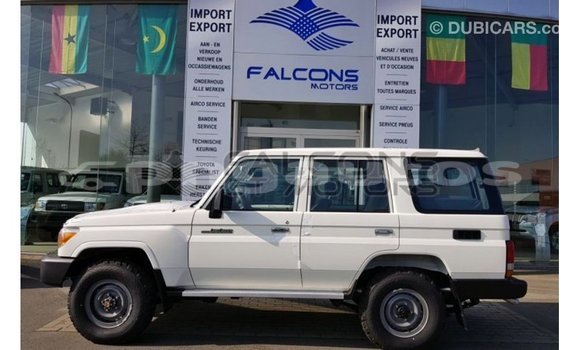 Buy Import Toyota Land Cruiser White Car in Import - Dubai in Enga Buy Import Toyota Land Cruiser White Car in Import - Dubai in Enga