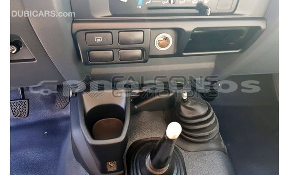 Buy Import Toyota Land Cruiser White Car in Import - Dubai in Enga Buy Import Toyota Land Cruiser White Car in Import - Dubai in Enga