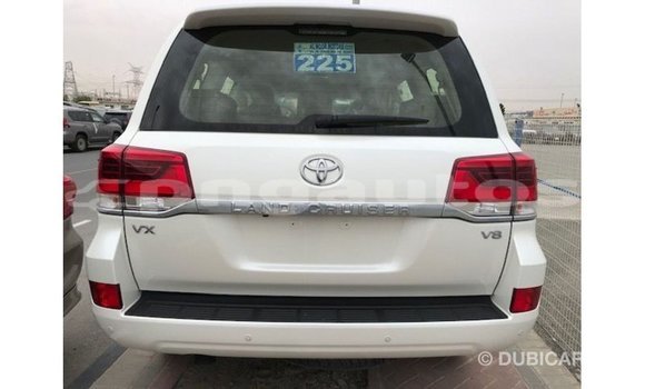 Buy Import Toyota Land Cruiser White Car in Import - Dubai in Enga Buy Import Toyota Land Cruiser White Car in Import - Dubai in Enga