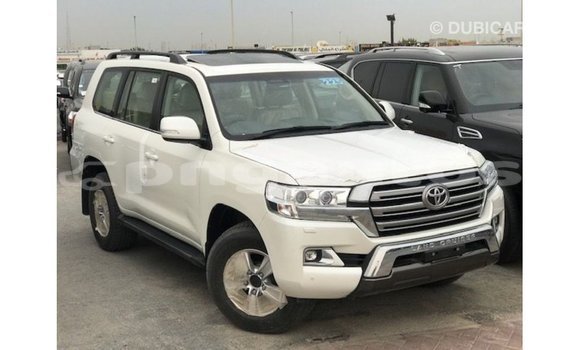 Buy Import Toyota Land Cruiser White Car in Import - Dubai in Enga Buy Import Toyota Land Cruiser White Car in Import - Dubai in Enga