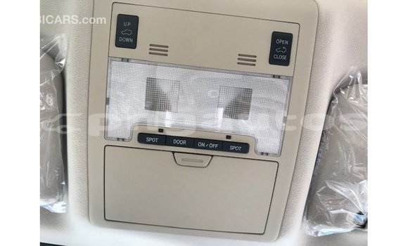 Buy Import Toyota Land Cruiser White Car in Import - Dubai in Enga Buy Import Toyota Land Cruiser White Car in Import - Dubai in Enga