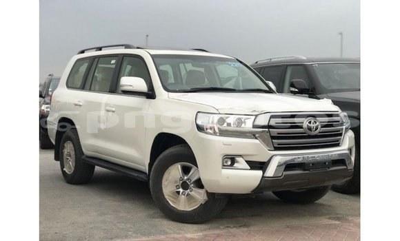 Buy Import Toyota Land Cruiser White Car in Import - Dubai in Enga Buy Import Toyota Land Cruiser White Car in Import - Dubai in Enga