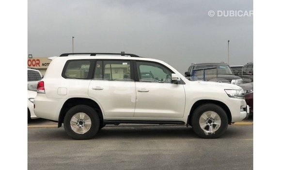 Buy Import Toyota Land Cruiser White Car in Import - Dubai in Enga Buy Import Toyota Land Cruiser White Car in Import - Dubai in Enga