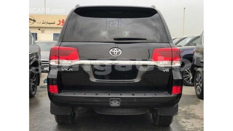 Big with watermark toyota land cruiser enga import dubai 5616
