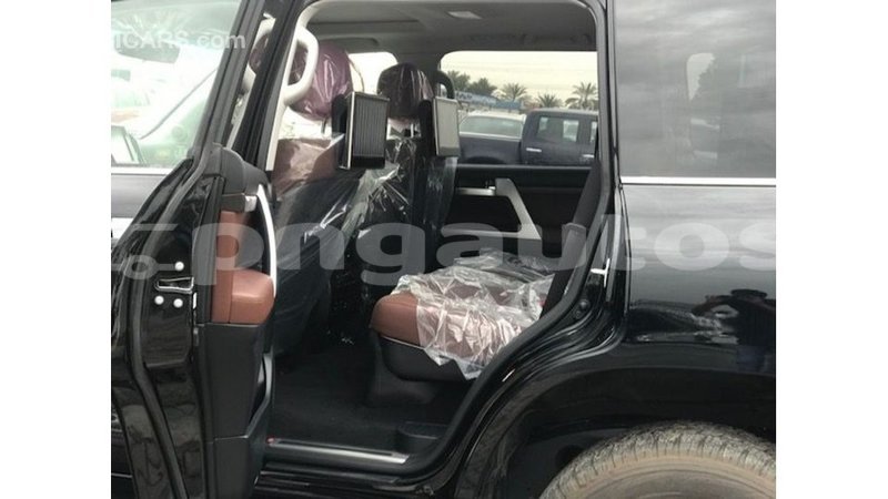 Big with watermark toyota land cruiser enga import dubai 5616