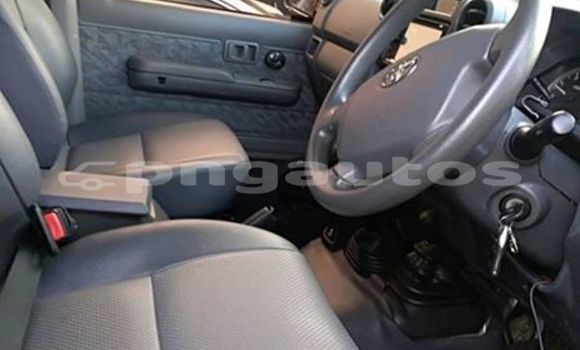 Acheter Occasion Voiture Toyota Land Cruiser Gris à Port Moresby, National Capital District Acheter Occasion Voiture Toyota Land Cruiser Gris à Port Moresby, National Capital District