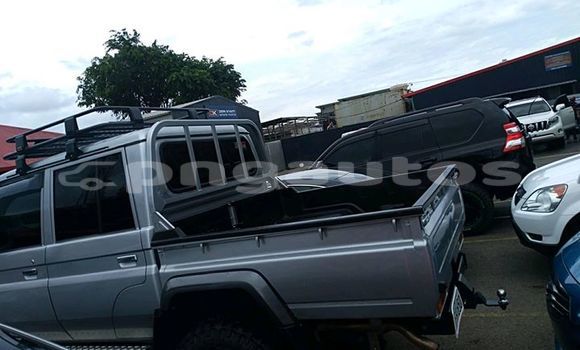 Acheter Occasion Voiture Toyota Land Cruiser Gris à Port Moresby, National Capital District Acheter Occasion Voiture Toyota Land Cruiser Gris à Port Moresby, National Capital District