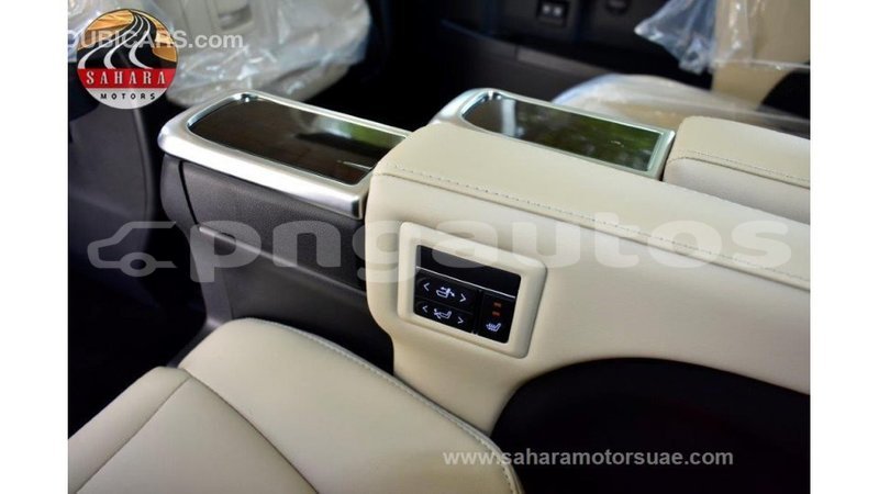Big with watermark toyota granvia enga import dubai 5619