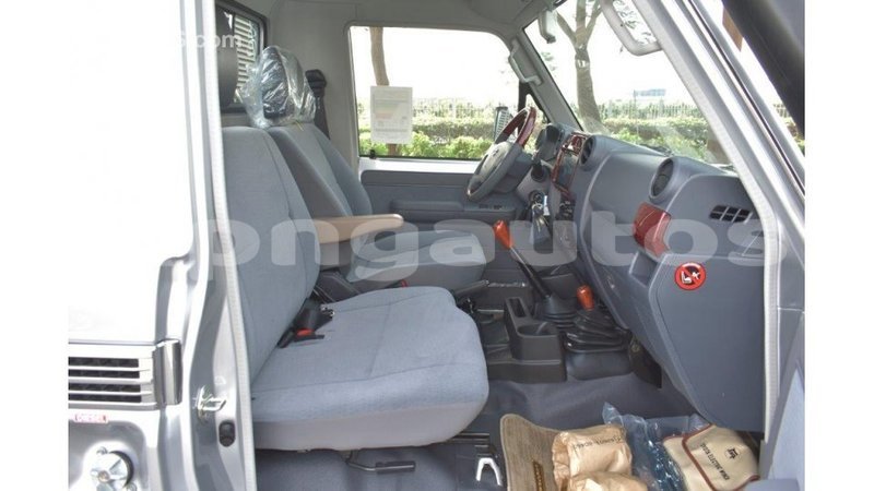 Big with watermark toyota land cruiser enga import dubai 5620