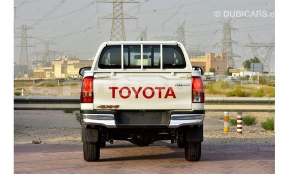 Buy Import Toyota Hilux White Car in Import - Dubai in Enga Buy Import Toyota Hilux White Car in Import - Dubai in Enga