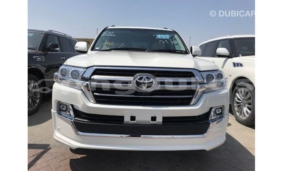 Buy Import Toyota Land Cruiser White Car in Import - Dubai in Enga Buy Import Toyota Land Cruiser White Car in Import - Dubai in Enga