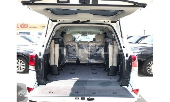 Buy Import Toyota Land Cruiser White Car in Import - Dubai in Enga Buy Import Toyota Land Cruiser White Car in Import - Dubai in Enga