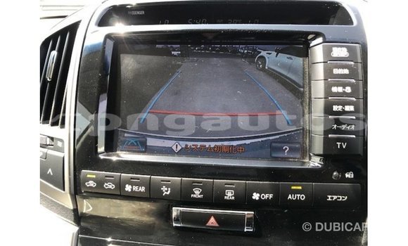 Buy Import Toyota Land Cruiser White Car in Import - Dubai in Enga Buy Import Toyota Land Cruiser White Car in Import - Dubai in Enga