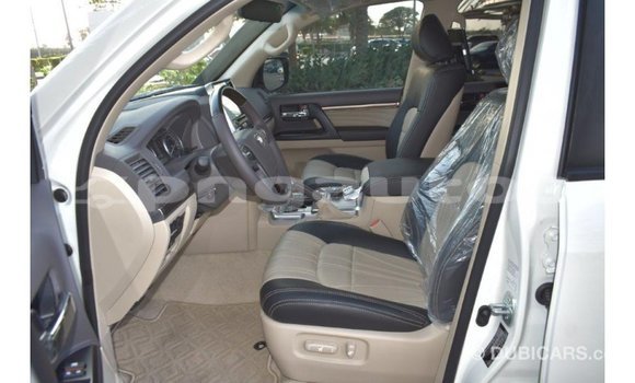 Buy Import Toyota Land Cruiser White Car in Import - Dubai in Enga Buy Import Toyota Land Cruiser White Car in Import - Dubai in Enga