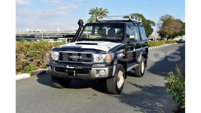 Big with watermark toyota land cruiser enga import dubai 5635