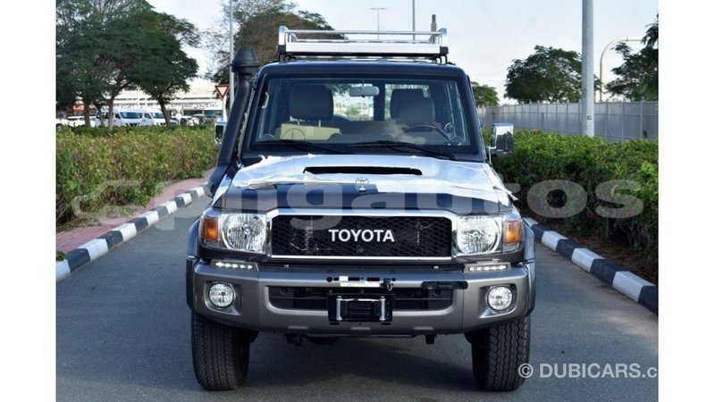 Big with watermark toyota land cruiser enga import dubai 5635